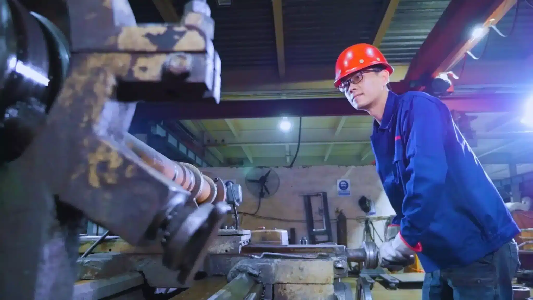 Sheet metal fabrication workshop for plastic recycling machinery