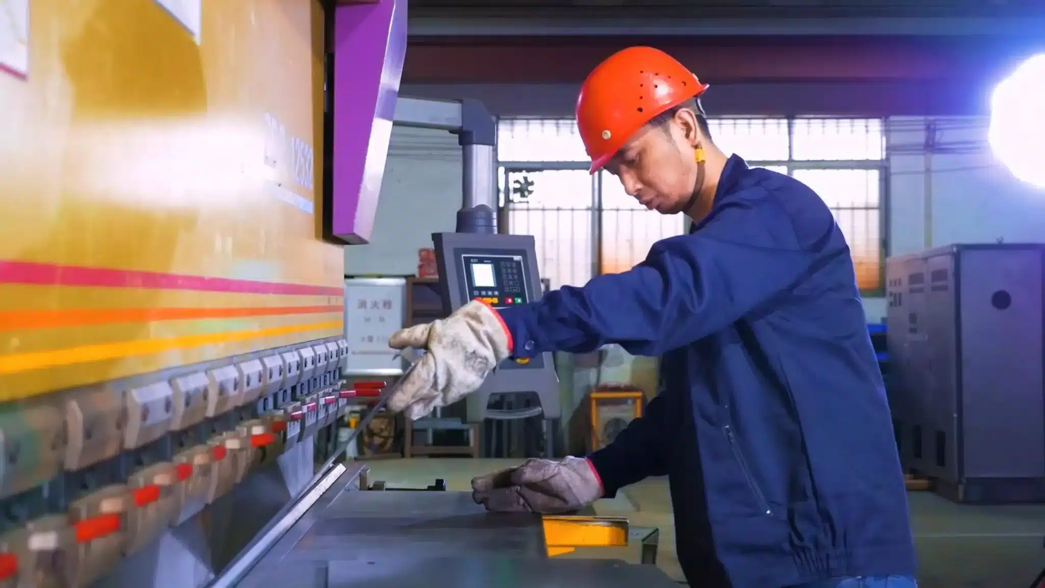 Sheet metal workshop for plastic recycling machine manufacturing