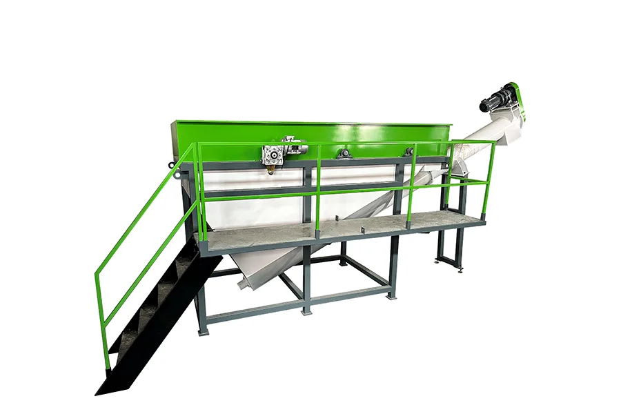 Floating Washer and Lifting Screw for PET Bottle Washing Line separating and conveying PET flakes