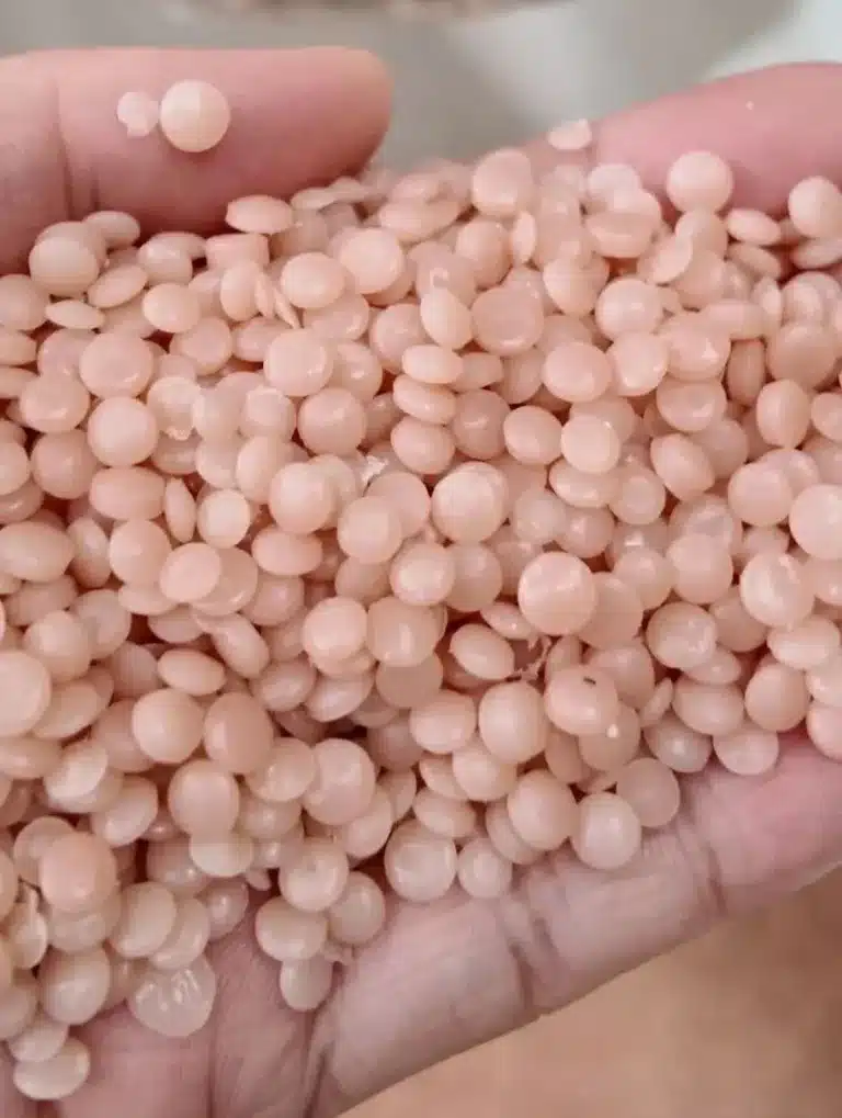 Clean HDPE pellets from HDPE water ring pelletizing line