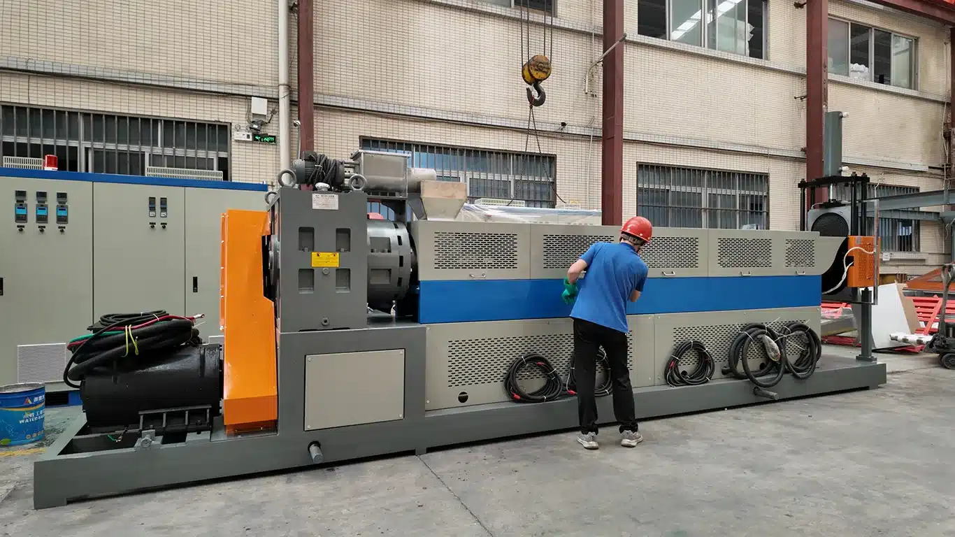 HuaZhao Plastic Machinery factory headquarters and manufacturing facility in China