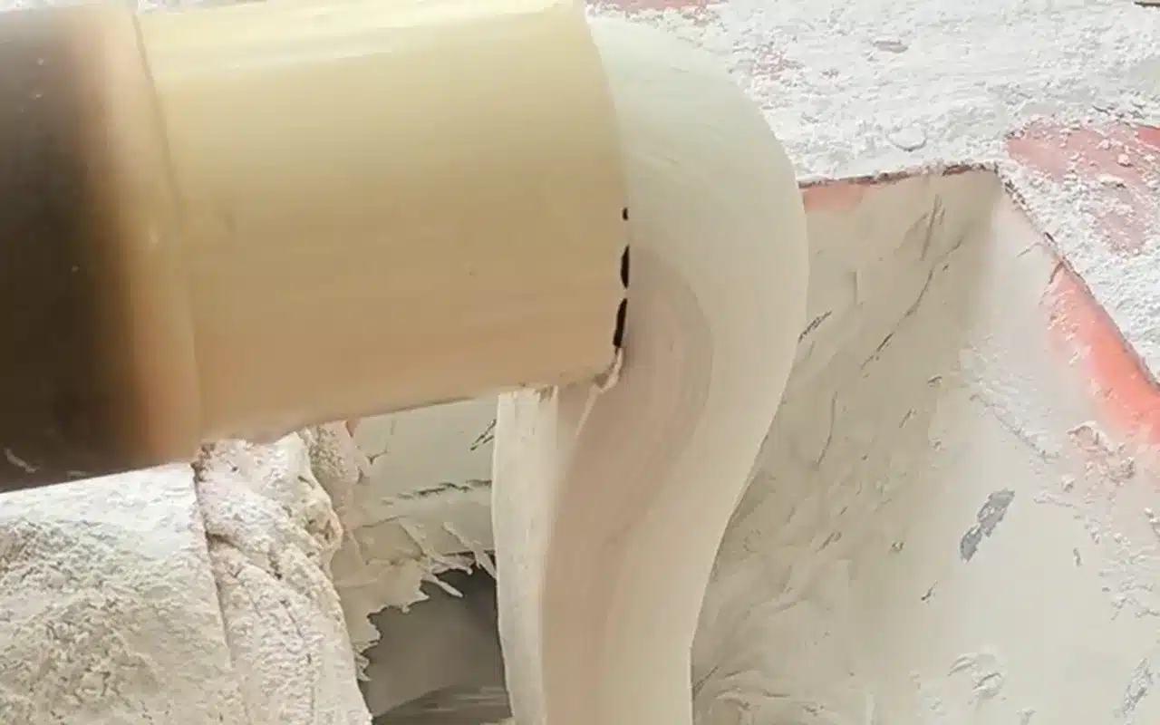 No woven fabric extrusion