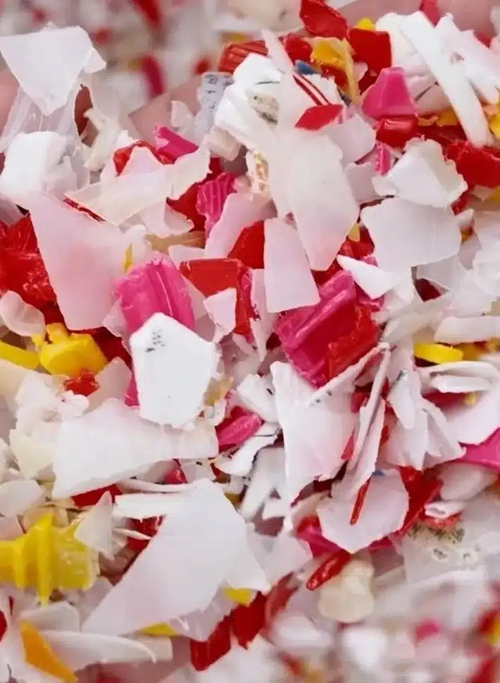 Washed HDPE flakes for plastic recycling