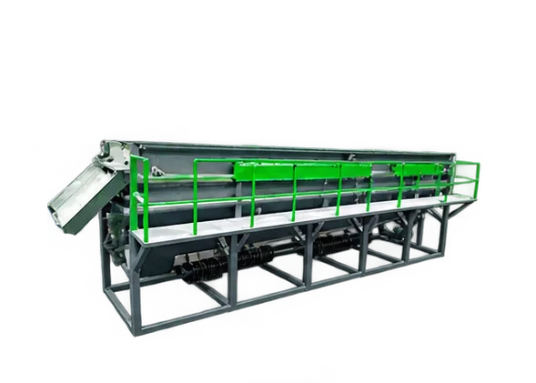Floating washing tank for separating plastic film from heavy contaminants